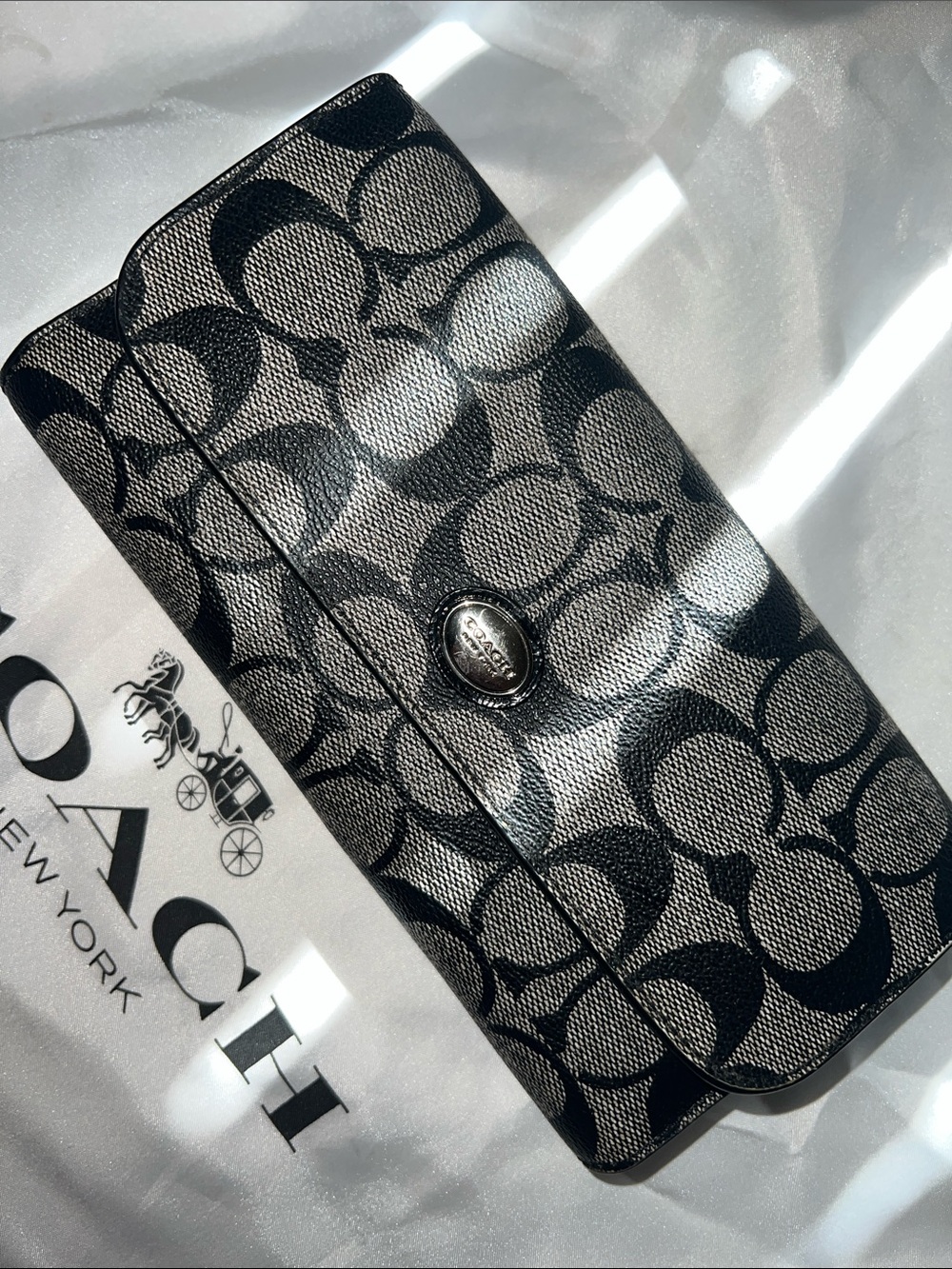 2014• Coach Peyton Signature Jacquard Trifold Checkbook Wallet Black Grey -